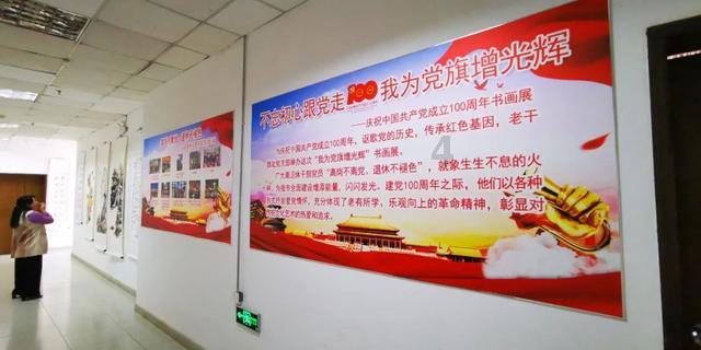 虎皮不喂养玄凤雏鸟？